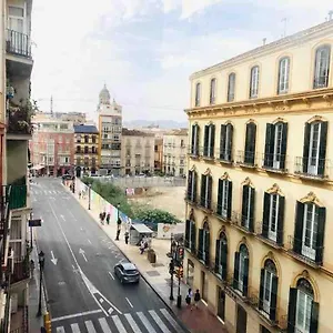 https://habitacion-con-bano-uso-privado-centro-malaga.hotelsinnerja.org