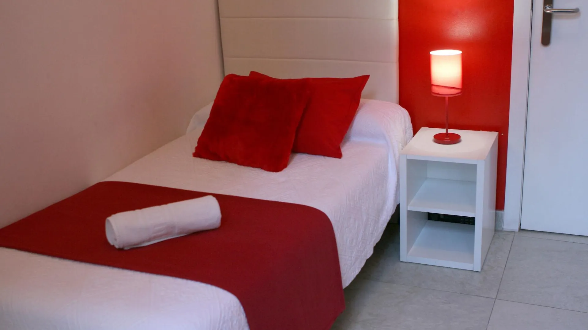 Hotel Nest Style Granada Affittacamere